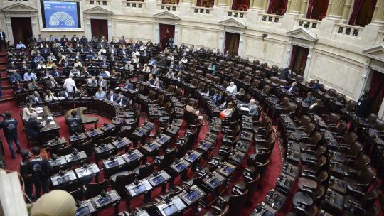La oposición no logró quórum y la sesión en Diputados para tratar el decreto se postergó