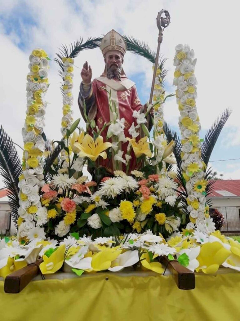 yapeyu-homenajeo-a-san-martin-de-tours