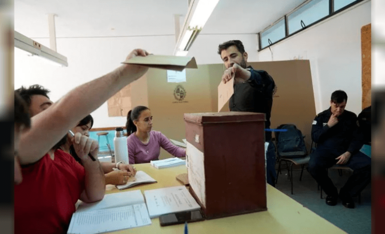 Los uruguayos votarán en el balotaje por Delgado u Orsi