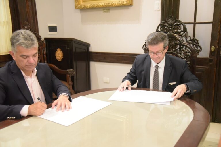 Firma de convenio entre Vicegobernación y Fecorr