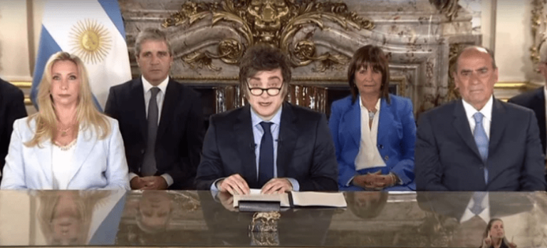 Javier Milei: En cadena nacional, confirmó que en 2025 levantará el cepo cambiario y anunció un esquema de competencia de monedas
