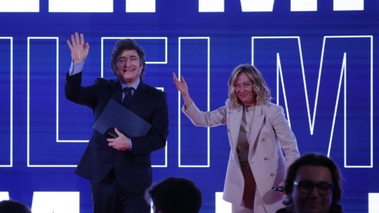 Javier Milei en un acto de la juventud de la derecha italiana: «Tengo mis propias recetas, que no son políticamente correctas»