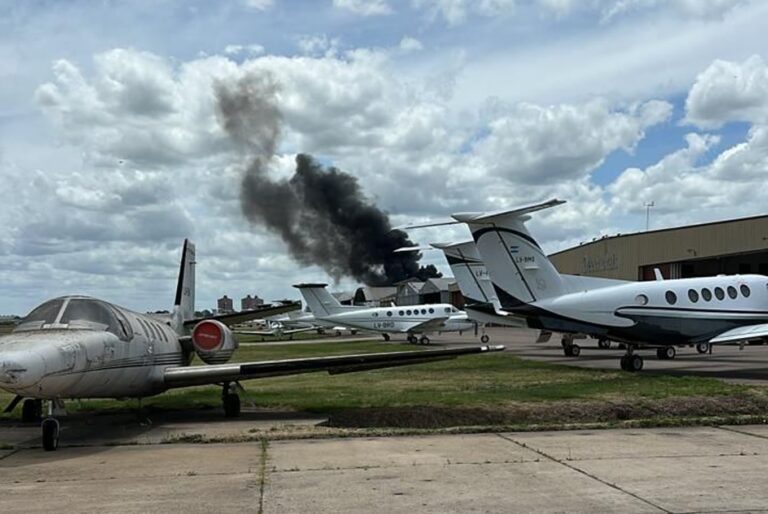 Quiénes son los dueños del avión que se estrelló en San Fernando