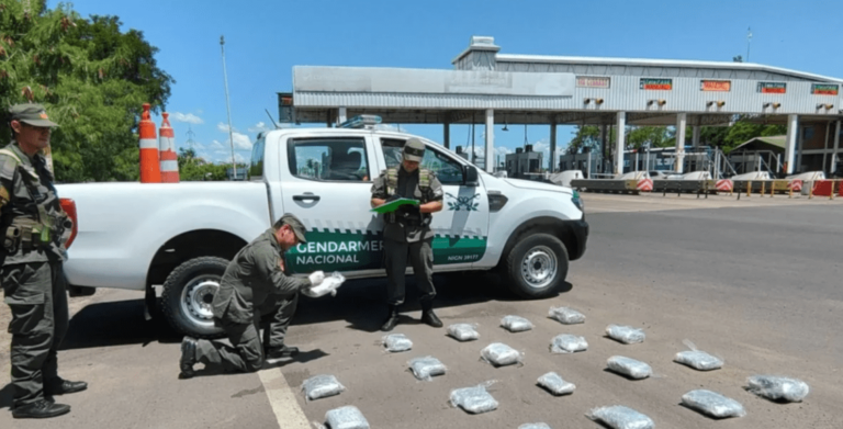 Fueron a retirar 20 kilos de droga enviada en encomiendas y terminaron presos