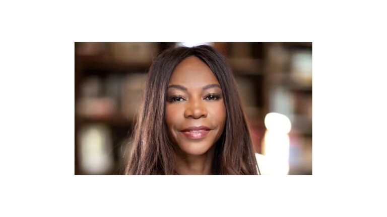 Quién es Dambisa Moyo, la economista que encontró fallas en el sistema de ayuda del Estado en África