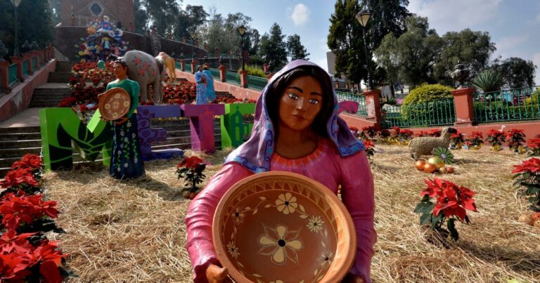 Encuentran restos humanos en nacimiento navideño en Puebla