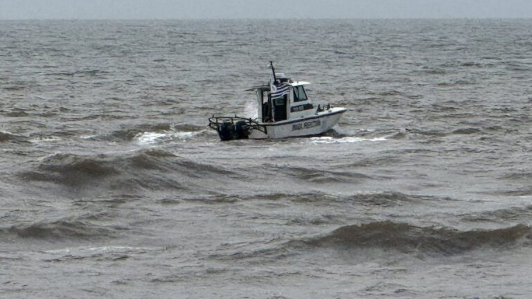 Punta del Este: un turista argentino se metió en el mar y desapareció