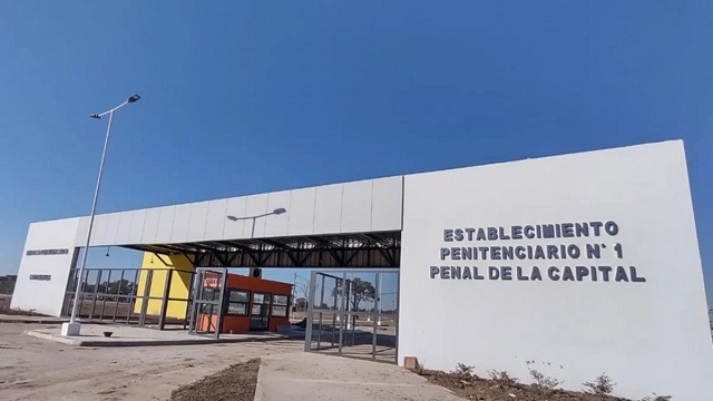 Investigan la muerte de un preso en la cárcel.