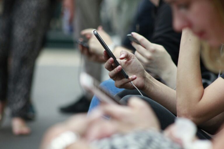 Cambio de época: las marcas chinas copan el mercado local de celulares