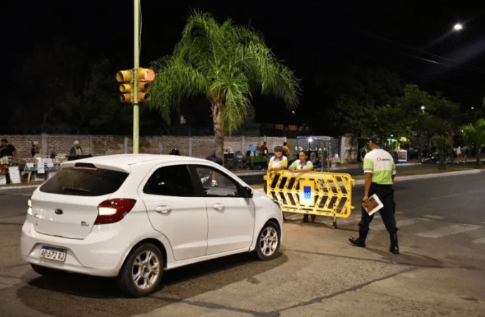Corrientes: queda prohibido todo tipo de cobro de estacionamiento en lugares no señalizados