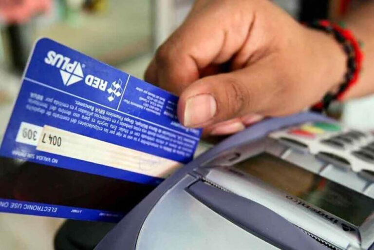 Cinco de diez compras de comida ya se hacen con tarjeta de crédito