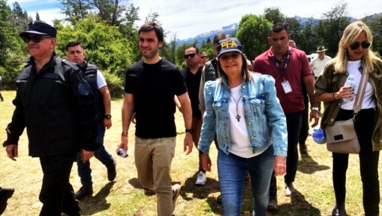 RAM: mientras deja correr el fuego, Bullrich recrea un enemigo terrorista a quien culpar