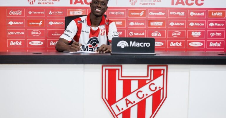 Instituto presentó a Jhon Córdoba, el primer jugador colombiano en la historia del club