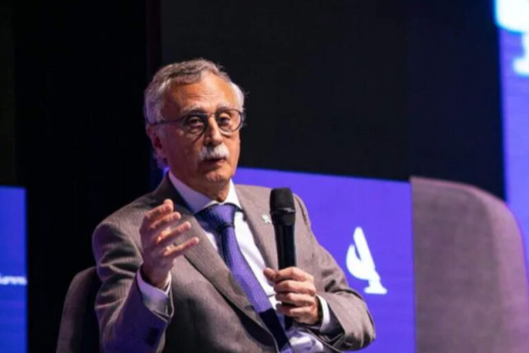 Mario Lugones domó a un funcionario K que mintió sobre los tratamientos oncológicos