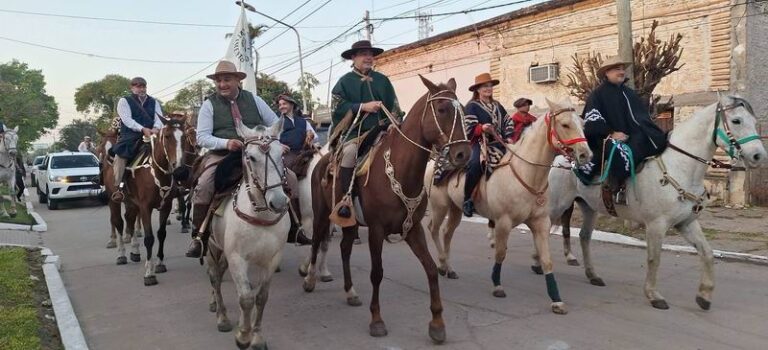 En todos los caminos, los devotos testifican su amor filial a la Virgen