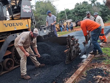 El Gobierno pavimenta 20 cuadras en San Carlos