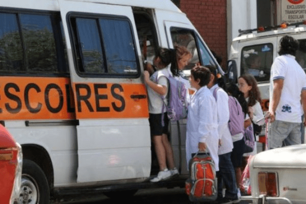 Transportistas escolares anticipan un regreso a clases con aumentos
