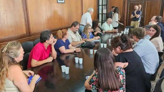 El Gobierno homologó la paritaria de estatales: poco más de 1% mensual hasta noviembre