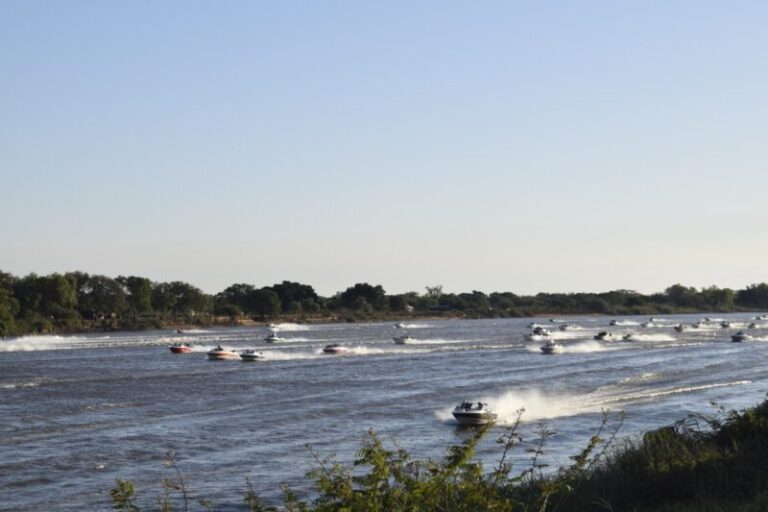 Pesca, brillo y glamour en Goya: La Variada largó con 143 equipos