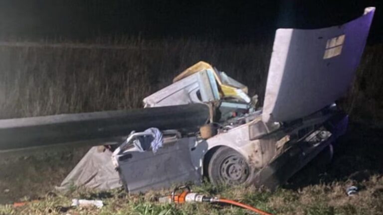 Grave choque frontal en la ruta 19 de Córdoba: murieron tres niños y un adulto