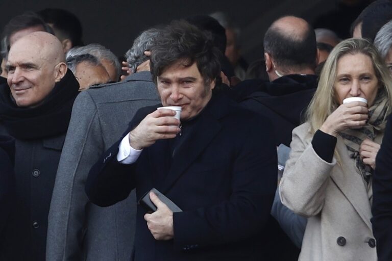 Cae la imagen de Milei y casi el 60% de los argentinos cree que la situación económica es mala