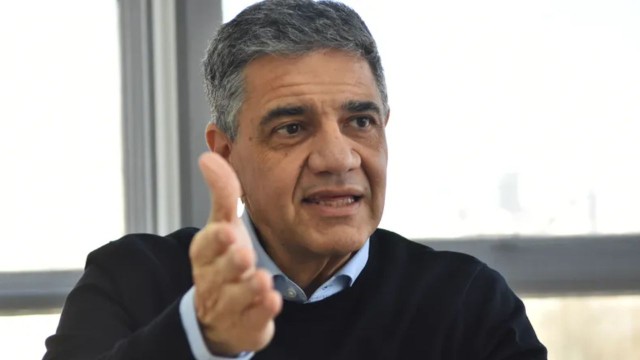 Cuál es la multa y las sanciones que aplicará la Ciudad a quienes saquen basura de contenedores y ensucien la vía pública