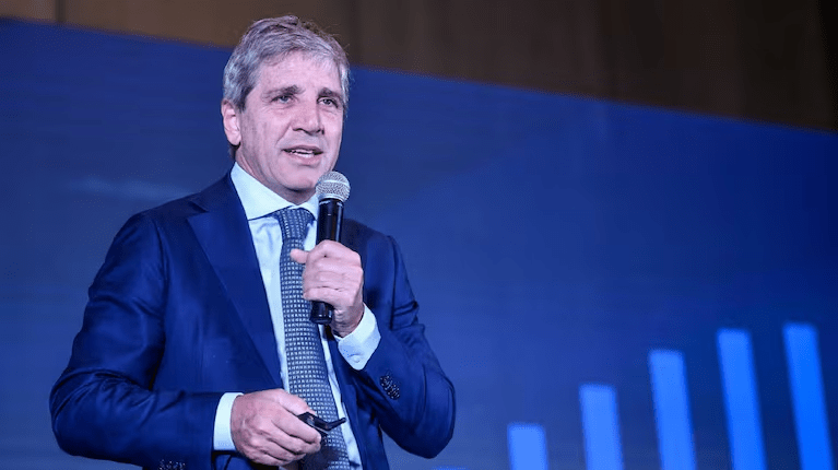 Luis Caputo relativizó el rechazo de Diputados al veto de Milei: No nos movemos del plan económico