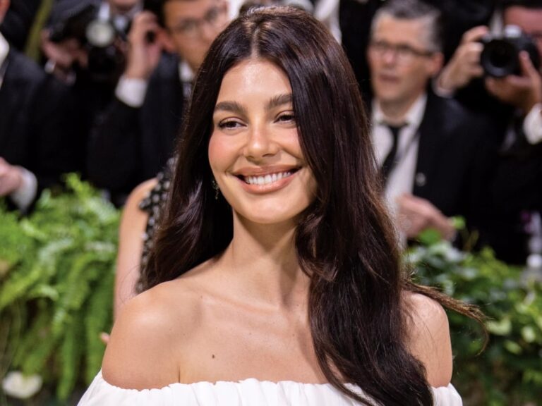Camila Morrone interpretará a un personaje que Michelle Pfeiffer llevó al cine hace más de 30 años, para Netflix