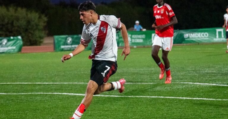 Video: a pura pisadita, el golazo de River a Benfica en el Mundial de Clubes juvenil