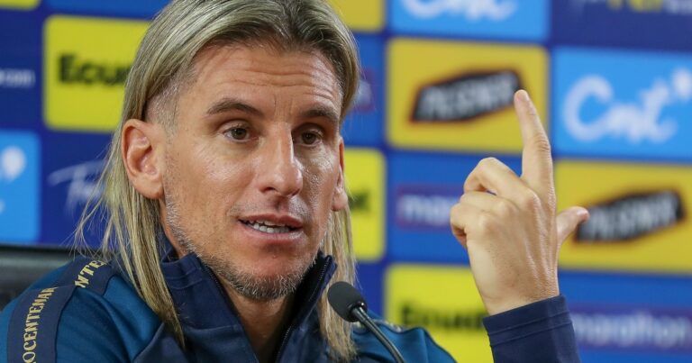 Beccacece, el DT de Ecuador, aclaró sus dichos sobre la Selección y la llenó de elogios: «Argentina es sofisticado e impredecible»