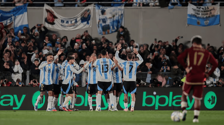 Sin Messi y con rotación de titulares: los cambios que evalúa Scaloni para jugar ante Ecuador