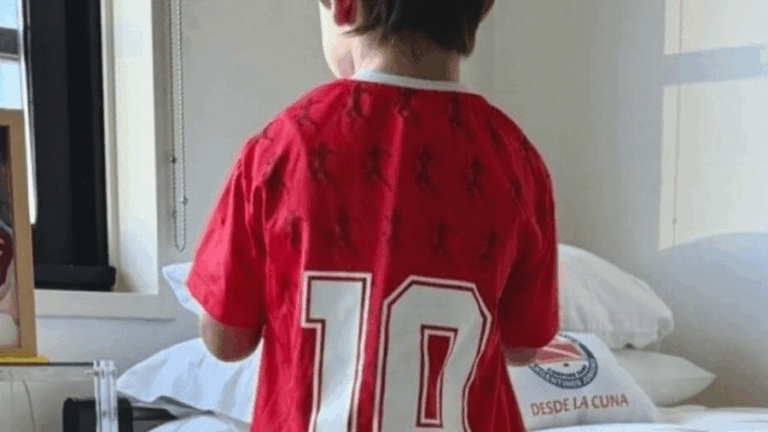 Alberto Fernández compartió una foto de su hijo.