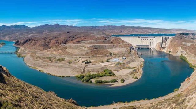 El Gobierno avanza con la concesión de represas y la licitación de la Hidrovía