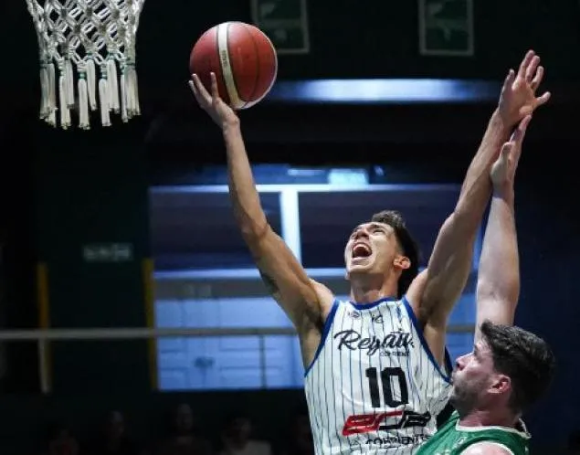 Regatas logró desquitarse del líder Ferro Carril Oeste en Caballito