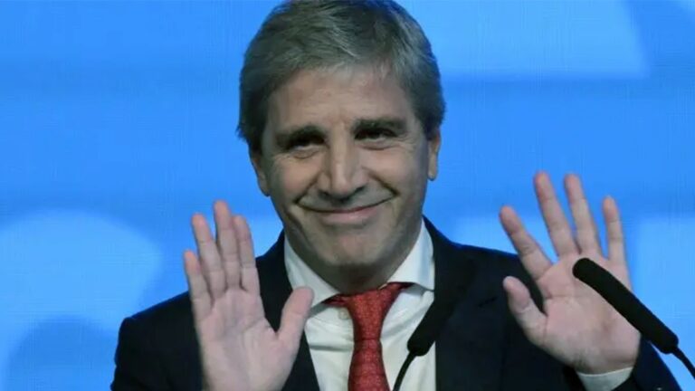 El Gobierno anunció que alcanzó el superávit fiscal en 2025