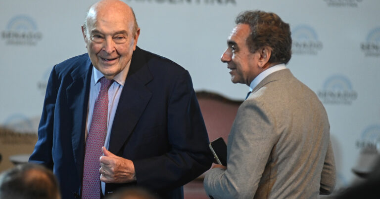 Domingo Cavallo respaldó la compra de reservas pero pidió medidas para reactivar la economía