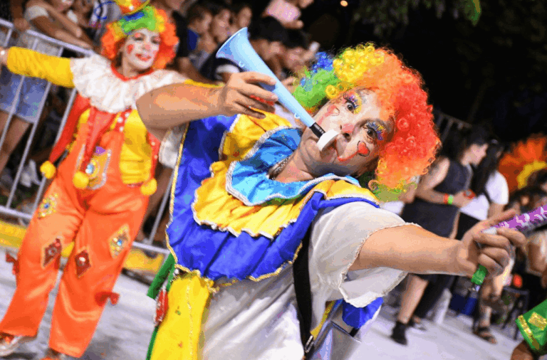 Momo se despide a puro brillo, color y tradición en la Costanera Sur
