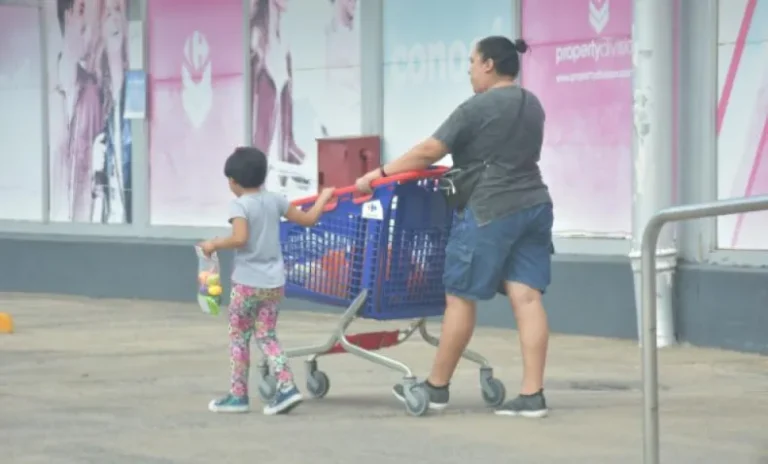 De qué lado de la línea de la pobreza quedó tu familia en enero?