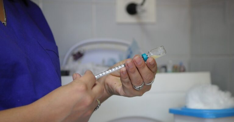 Cambios en el calendario nacional de vacunación: adelantan la segunda dosis de la triple viral