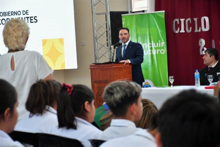Juan Pablo, en Chavarría: Un futuro mejor se construye con educación