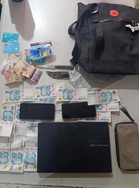 Mujer sufrió un violento robo de dinero y una notebook