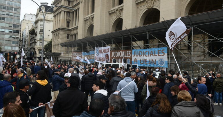 La justicia suspendió un tramo de la ley de reforma laboral y frenó el traspaso de la justicia del trabajo