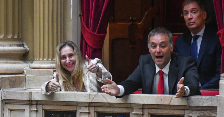 Adorni debutará en Diputados bajo presión por escándalos