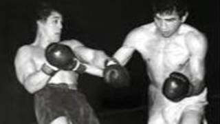 Fotografía histórica de los boxeadores Oscar Bonavena y Gregorio Peralta.
