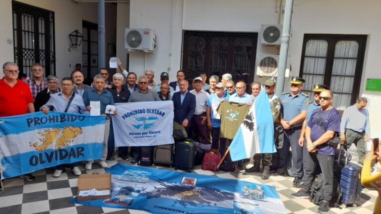Grupo de veteranos de Malvinas de Corrientes en acto de despedida