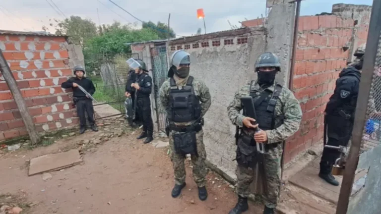 Operativo policial en el barrio Paloma de la Paz, Corrientes