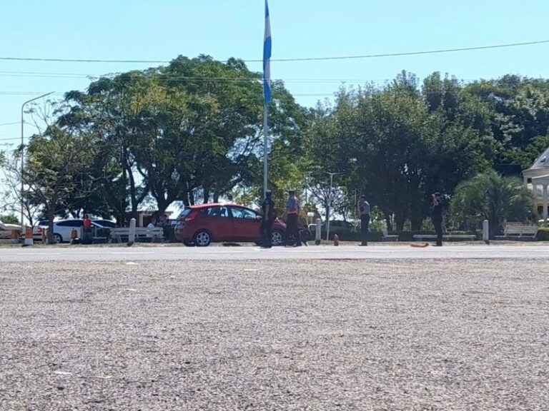 Operativo de emergencia en la Ruta 12 tras choque frontal cerca de Itatí, Corrientes.
