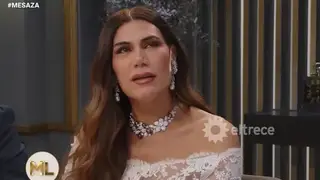 Flor de la V sonriendo durante una entrevista televisiva.