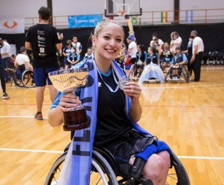 Florencia González Cabañas, jugadora correntina de básquet en silla de ruedas de la selección argentina.