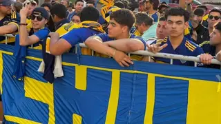 Ilustración de banderas de clubes de fútbol en un contexto de seguridad.
